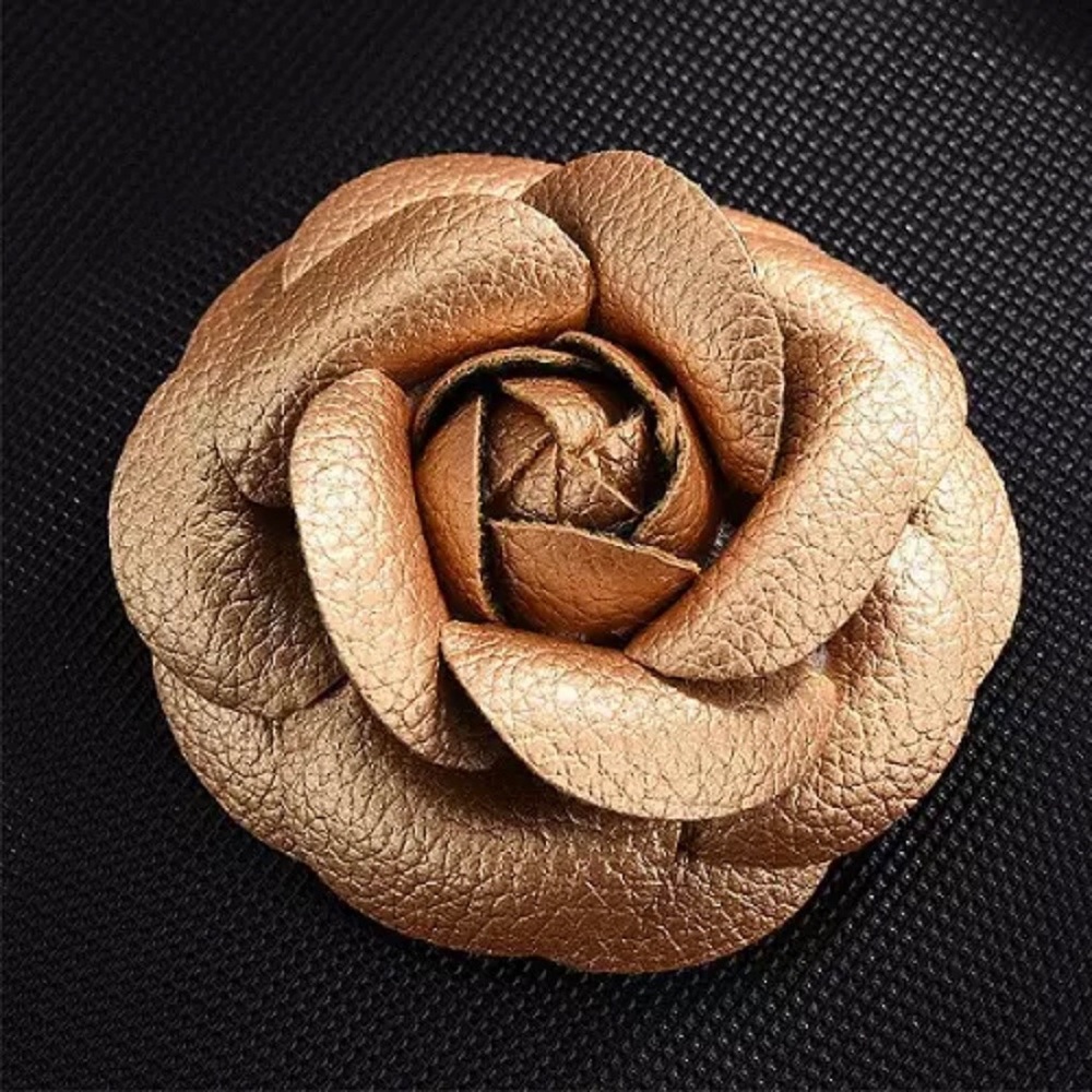 Camellia Flower Magnetic Vegan Leather Bag Charm - Picture 5 of 15